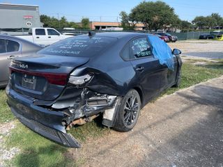 2023 Kia Forte LXS - Exterior Rear Right Corner Image